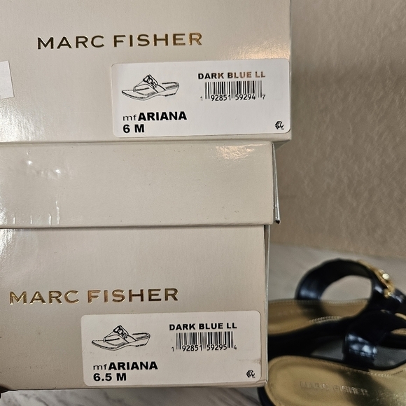 Marc Fisher Ariana Dark Blue Thong Low Heel Sandals Sz 6,6.5 - Picture 8 of 8